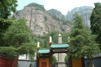 雁荡山革命烈士陵园在哪？雁荡山革命烈士陵园景点介绍