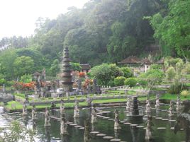 圣水池在哪?圣水池景点介绍