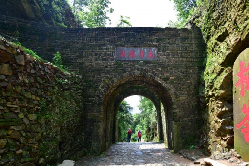 梅岭古道 广东梅关古道在哪？广东梅关古道（梅岭古道）景点介绍