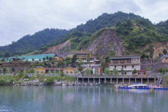 江畔人家休闲度假区在哪？江畔人家休闲度假区景点介绍