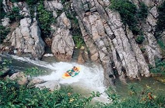 黄腾峡峡谷漂流在哪？黄腾峡峡谷漂流景点介绍