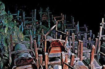 甲定苗族洞葬在哪？甲定苗族洞葬景点介绍