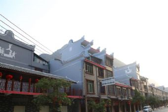 古寨民族风情小镇在哪？古寨民族风情小镇景点介绍