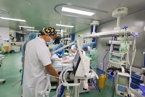 争分夺秒,挽救生命丨南川宏仁一医院多学科联合抢救车祸伤病人