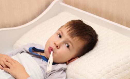 我来分享一下婴儿感冒发烧的护理措施 婴儿感冒发烧退烧物理方法