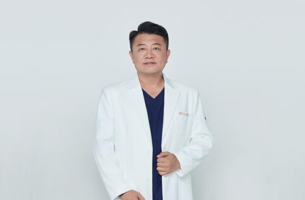 假体丰胸多少钱?大连高岚医美王大太院长案例