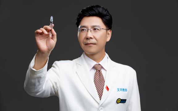 都是双眼皮,为什么选李方奇立体缝合双眼皮术?