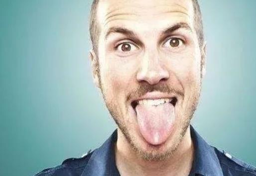 口腔白斑病有哪些症状?口腔白斑病有哪些危害?