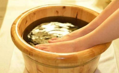 泡脚可以去脚气吗?泡脚的好处是什么