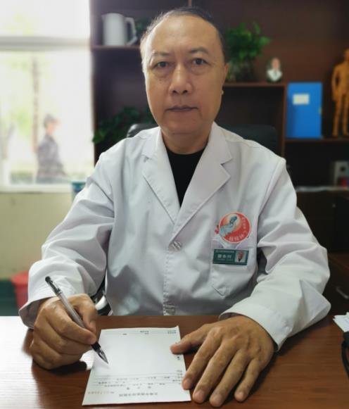 云南中西医结合医院肿瘤医生霍永兴:中医治肿瘤,宜扶正气