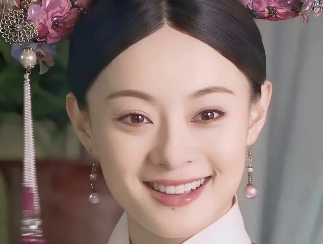 发际|发型_那些被刘海拯救的女明星们_小常识